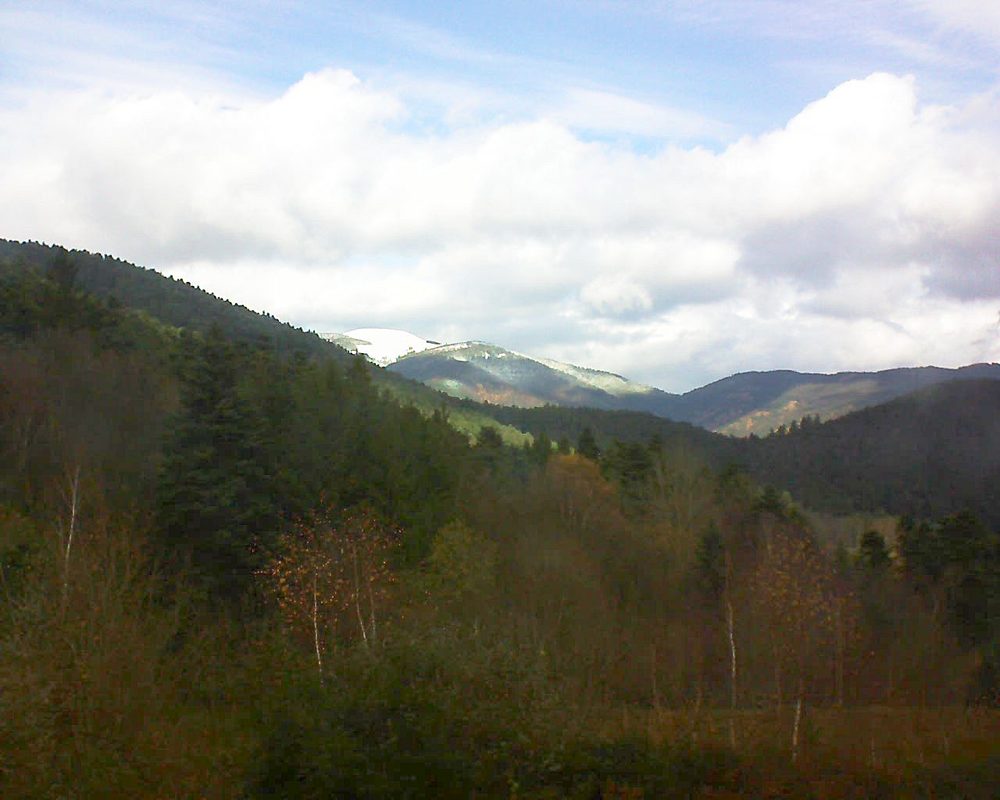 Le petit ballon vu depuis le Domaine Langmatt à Murbach le 29.11.2017 à 12:15 Le petit ballon (Alsace, Vosges) le 29.11.2017 à 12:15