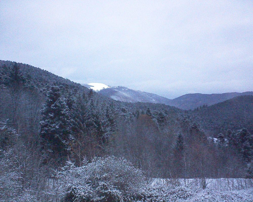 Le petit ballon vu depuis le Domaine Langmatt à Murbach le 01.12.2017 à 07:45 Le petit ballon (Alsace, Vosges) le 01.12.2017 à 07:45