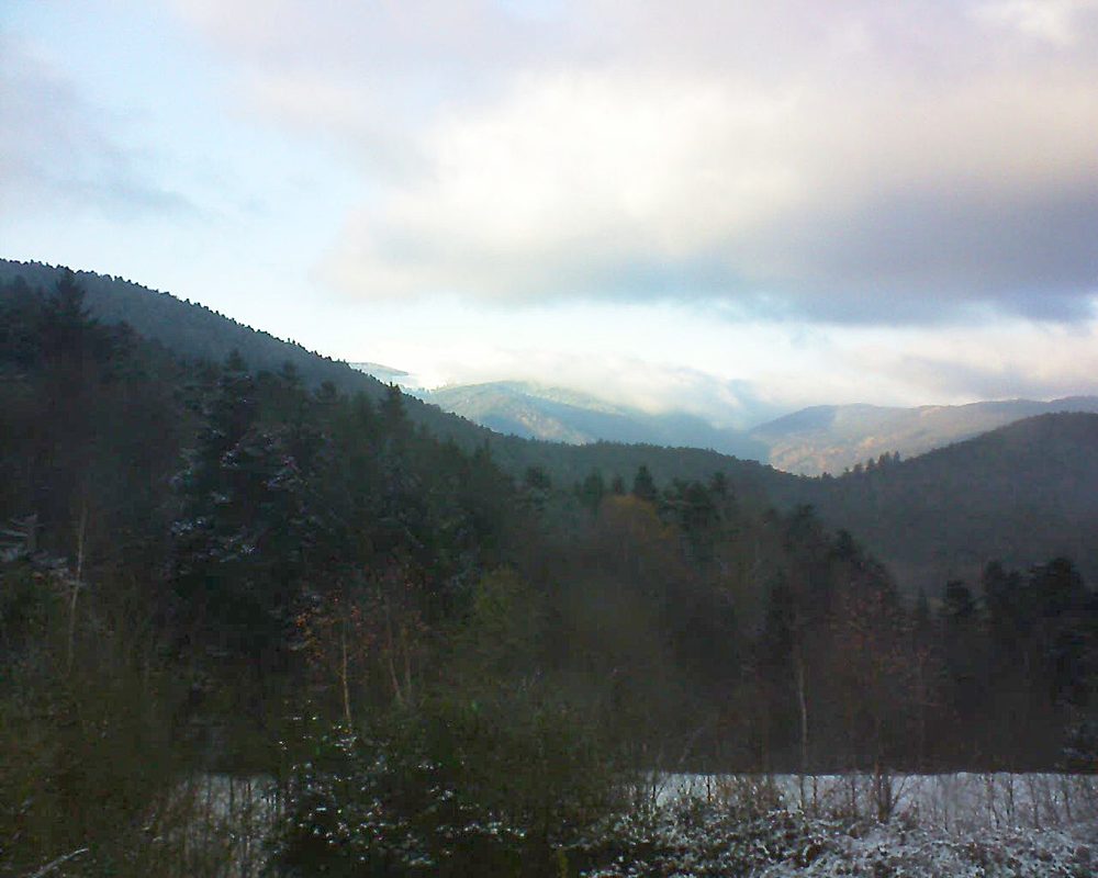 Le petit ballon vu depuis le Domaine Langmatt à Murbach le 02.12.2017 à 15:45 Le petit ballon (Alsace, Vosges) le 02.12.2017 à 15:45
