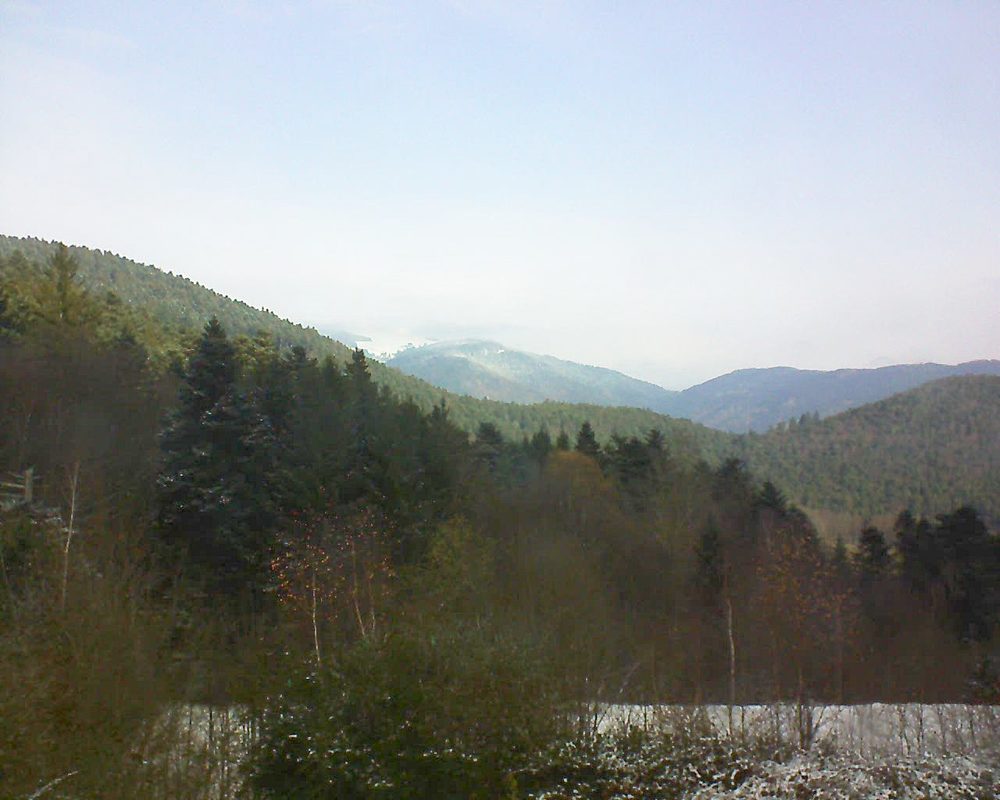 Le petit ballon vu depuis le Domaine Langmatt à Murbach le 03.12.2017 à 10:45 Le petit ballon (Alsace, Vosges) le 03.12.2017 à 10:45