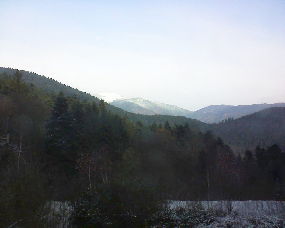 Le petit ballon vu depuis le Domaine Langmatt à Murbach le 03.12.2017 à 11:00 Le petit ballon (Alsace, Vosges) le 03.12.2017 à 11:00