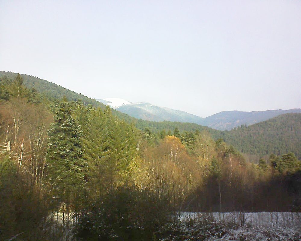 Le petit ballon vu depuis le Domaine Langmatt à Murbach le 03.12.2017 à 11:45 Le petit ballon (Alsace, Vosges) le 03.12.2017 à 11:45