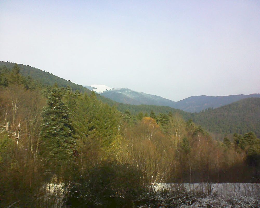 Le petit ballon vu depuis le Domaine Langmatt à Murbach le 03.12.2017 à 12:00 Le petit ballon (Alsace, Vosges) le 03.12.2017 à 12:00