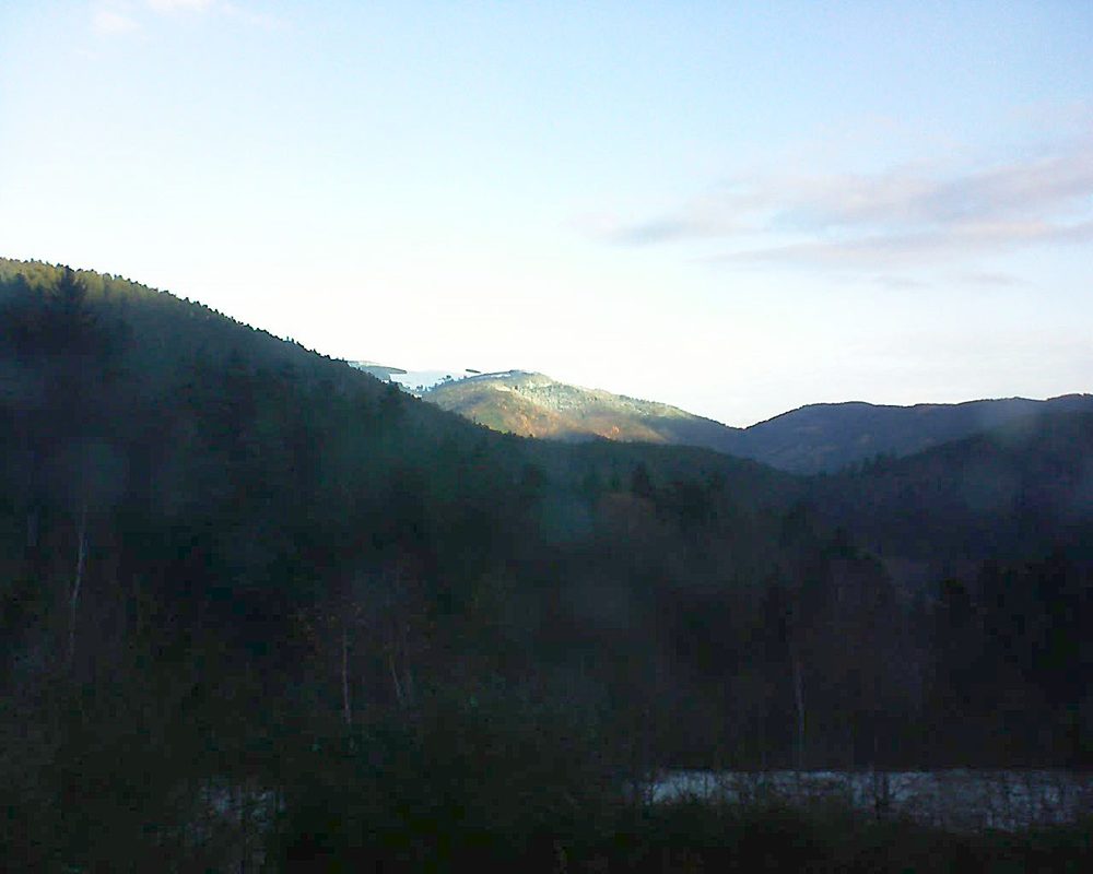 Le petit ballon vu depuis le Domaine Langmatt à Murbach le 05.12.2017 à 09:15 Le petit ballon (Alsace, Vosges) le 05.12.2017 à 09:15