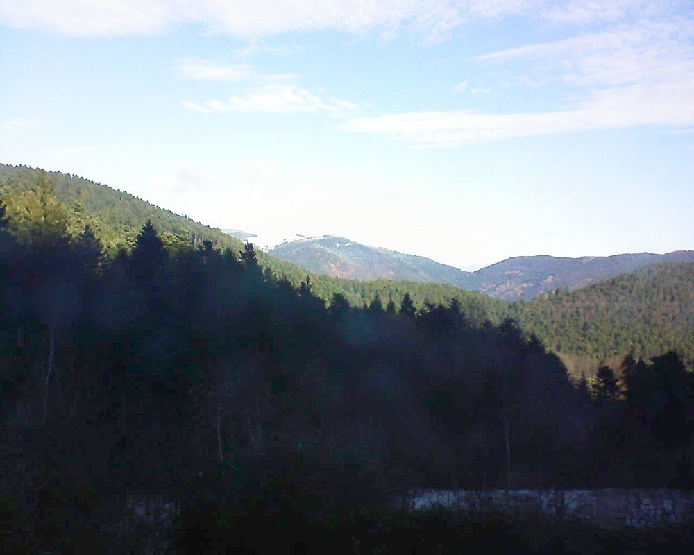 Le petit ballon vu depuis le Domaine Langmatt à Murbach le 05.12.2017 à 10:45 Le petit ballon (Alsace, Vosges) le 05.12.2017 à 10:45