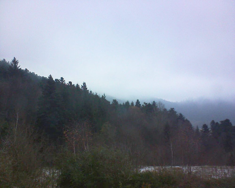 Le petit ballon vu depuis le Domaine Langmatt à Murbach le 05.12.2017 à 15:15 Le petit ballon (Alsace, Vosges) le 05.12.2017 à 15:15
