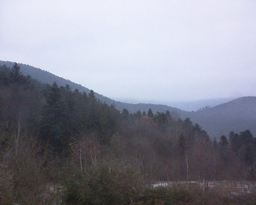 Le petit ballon vu depuis le Domaine Langmatt à Murbach le 06.12.2017 à 16:45 Le petit ballon (Alsace, Vosges) le 06.12.2017 à 16:45