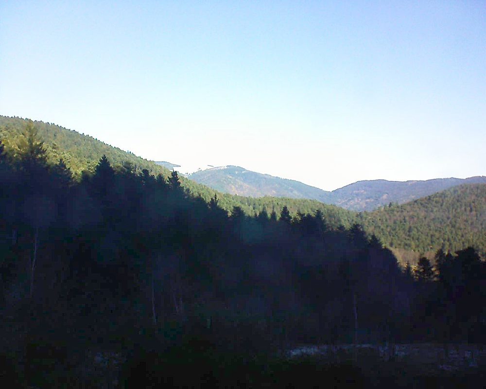Le petit ballon vu depuis le Domaine Langmatt à Murbach le 07.12.2017 à 10:45 Le petit ballon (Alsace, Vosges) le 07.12.2017 à 10:45
