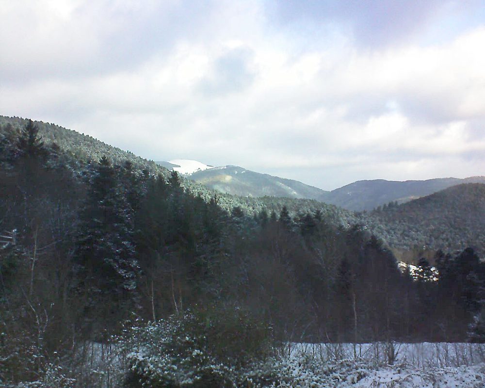 Le petit ballon vu depuis le Domaine Langmatt à Murbach le 09.12.2017 à 10:00 Le petit ballon (Alsace, Vosges) le 09.12.2017 à 10:00