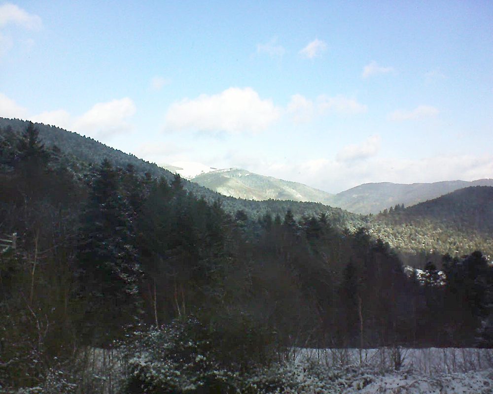 Le petit ballon vu depuis le Domaine Langmatt à Murbach le 09.12.2017 à 11:30 Le petit ballon (Alsace, Vosges) le 09.12.2017 à 11:30