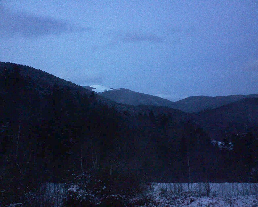 Le petit ballon vu depuis le Domaine Langmatt à Murbach le 09.12.2017 à 17:00 Le petit ballon (Alsace, Vosges) le 09.12.2017 à 17:00