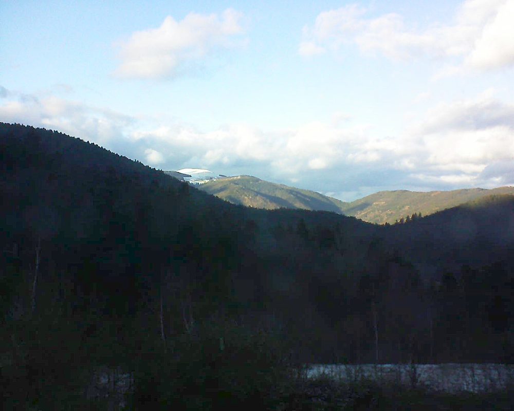 Le petit ballon vu depuis le Domaine Langmatt à Murbach le 12.12.2017 à 15:15 Le petit ballon (Alsace, Vosges) le 12.12.2017 à 15:15