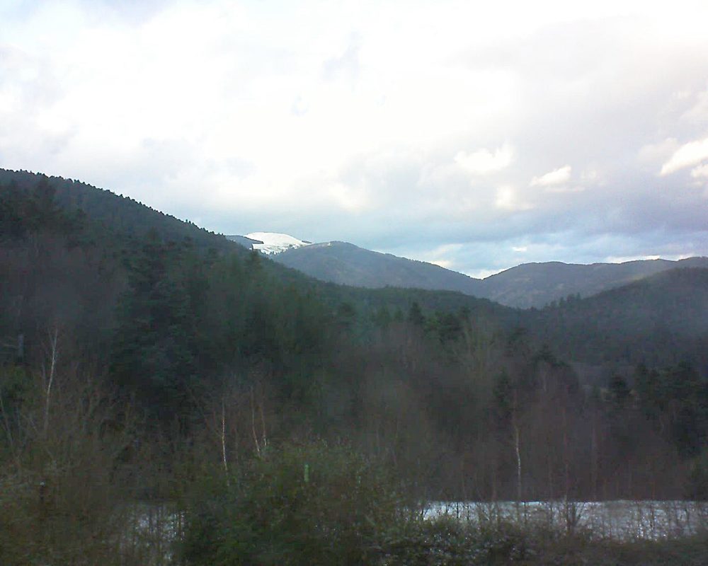 Le petit ballon vu depuis le Domaine Langmatt à Murbach le 12.12.2017 à 15:45 Le petit ballon (Alsace, Vosges) le 12.12.2017 à 15:45