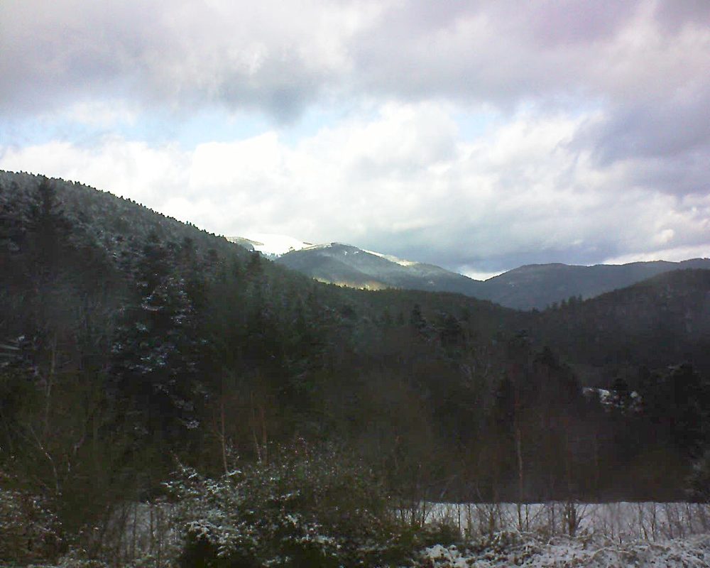 Le petit ballon vu depuis le Domaine Langmatt à Murbach le 15.12.2017 à 13:15 Le petit ballon (Alsace, Vosges) le 15.12.2017 à 13:15
