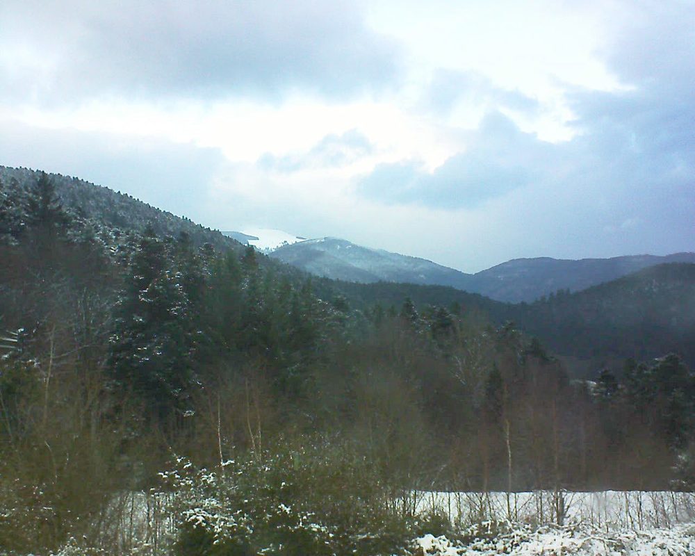 Le petit ballon vu depuis le Domaine Langmatt à Murbach le 16.12.2017 à 15:45 Le petit ballon (Alsace, Vosges) le 16.12.2017 à 15:45