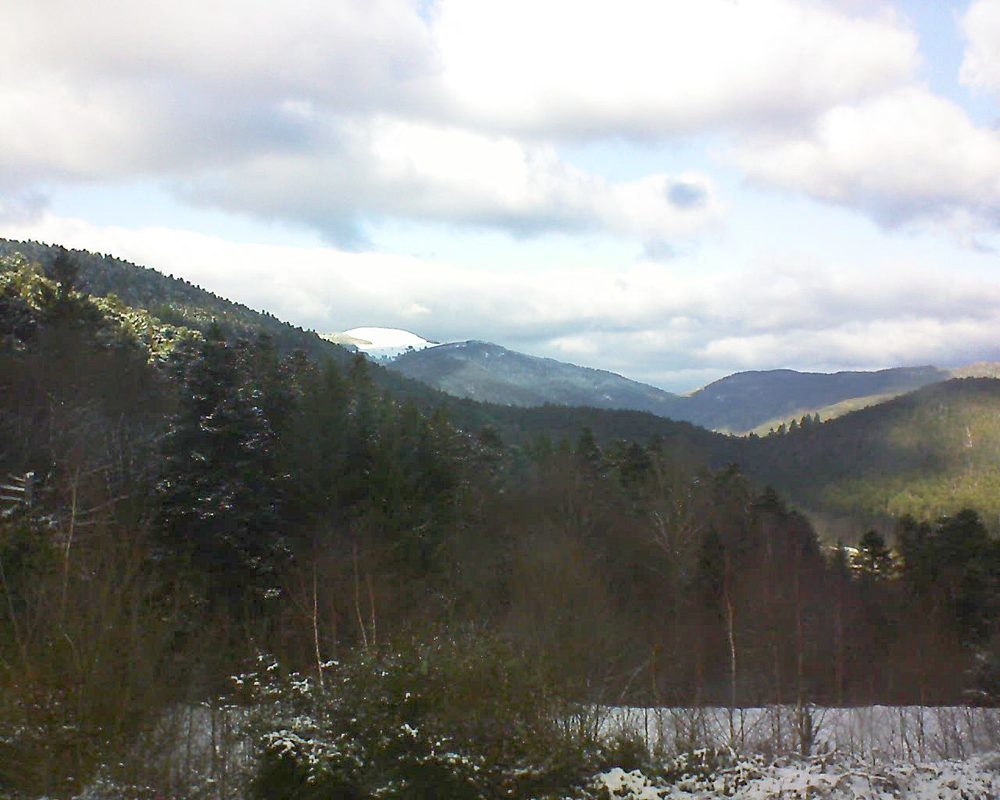 Le petit ballon vu depuis le Domaine Langmatt à Murbach le 17.12.2017 à 13:45 Le petit ballon (Alsace, Vosges) le 17.12.2017 à 13:45