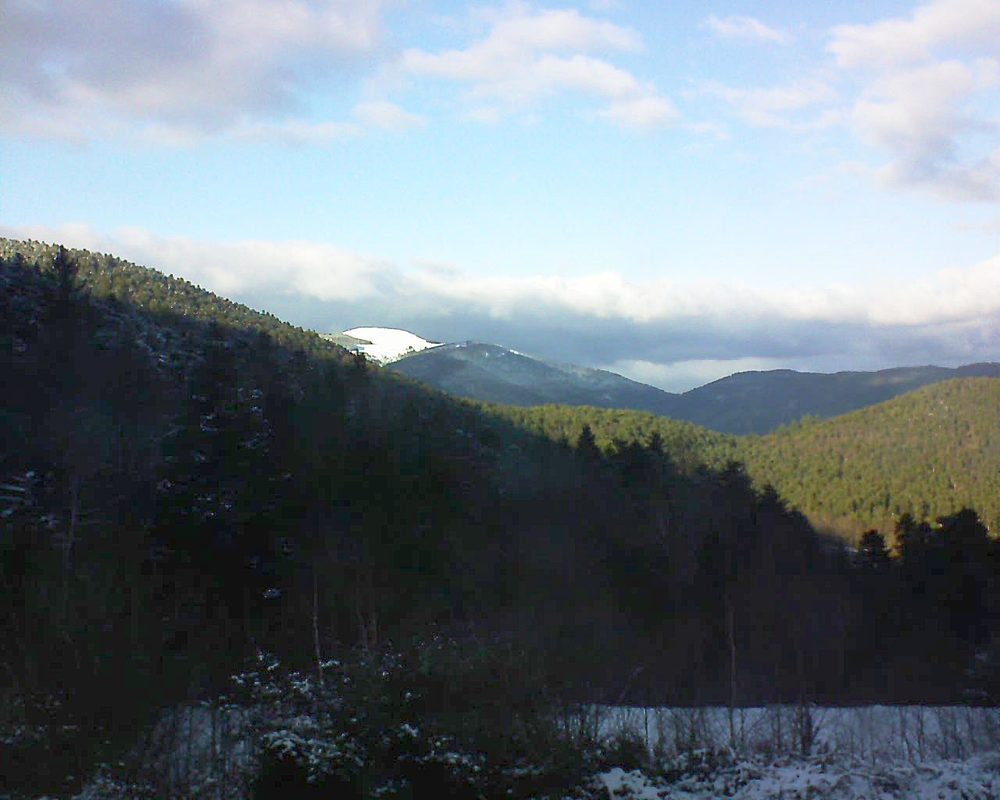 Le petit ballon vu depuis le Domaine Langmatt à Murbach le 17.12.2017 à 14:45 Le petit ballon (Alsace, Vosges) le 17.12.2017 à 14:45