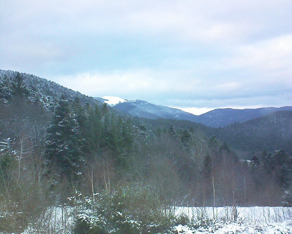 Le petit ballon vu depuis le Domaine Langmatt à Murbach le 17.12.2017 à 16:15 Le petit ballon (Alsace, Vosges) le 17.12.2017 à 16:15