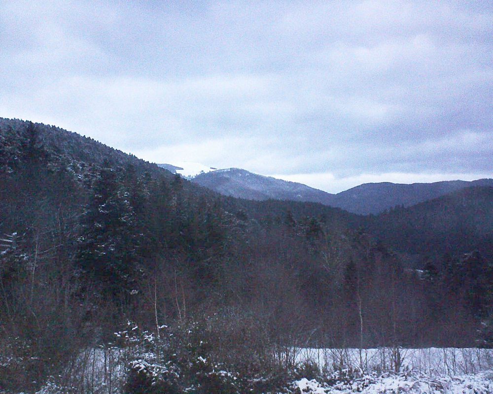 Le petit ballon vu depuis le Domaine Langmatt à Murbach le 17.12.2017 à 16:45 Le petit ballon (Alsace, Vosges) le 17.12.2017 à 16:45