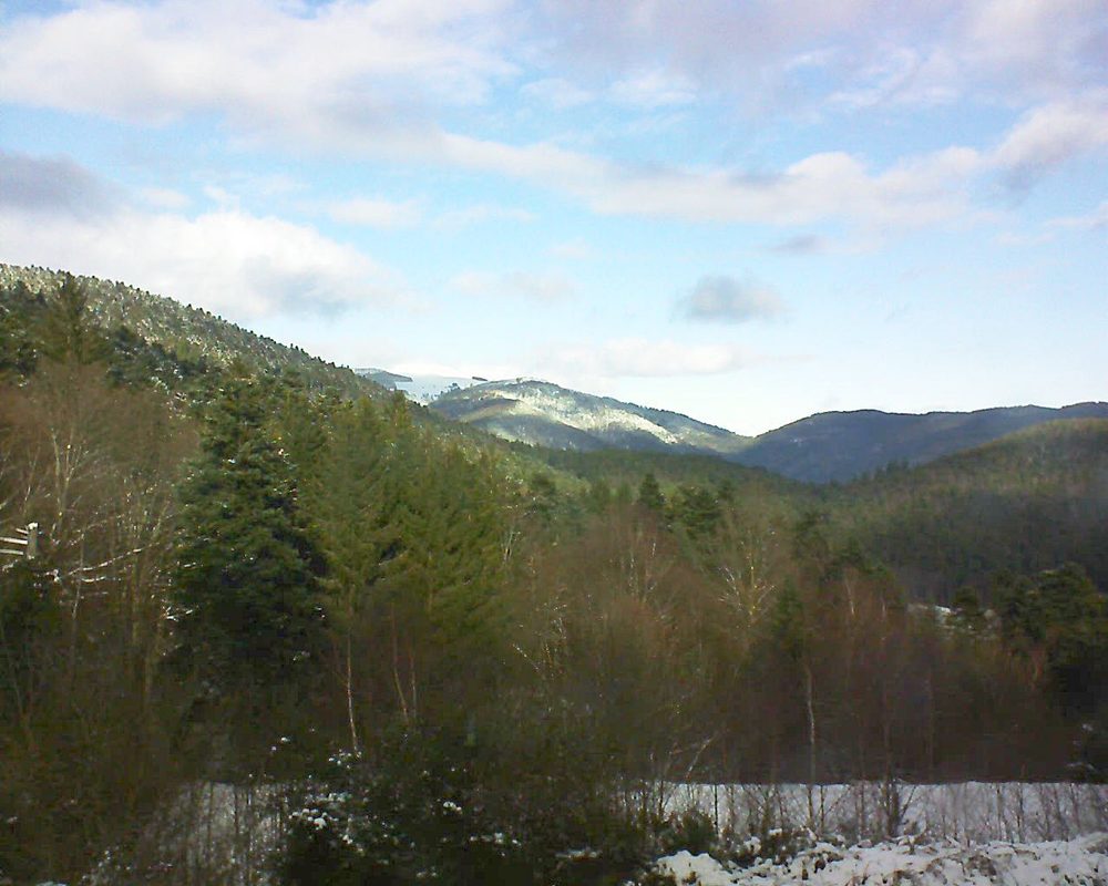 Le petit ballon vu depuis le Domaine Langmatt à Murbach le 18.12.2017 à 12:15 Le petit ballon (Alsace, Vosges) le 18.12.2017 à 12:15