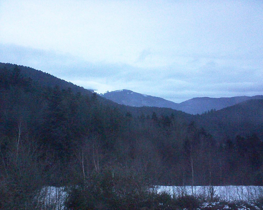 Le petit ballon vu depuis le Domaine Langmatt à Murbach le 21.12.2017 à 16:45 Le petit ballon (Alsace, Vosges) le 21.12.2017 à 16:45
