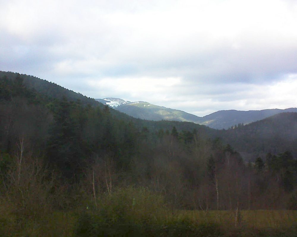 Le petit ballon vu depuis le Domaine Langmatt à Murbach le 23.01.2018 à 14:45 Le petit ballon (Alsace, Vosges) le 23.01.2018 à 14:45