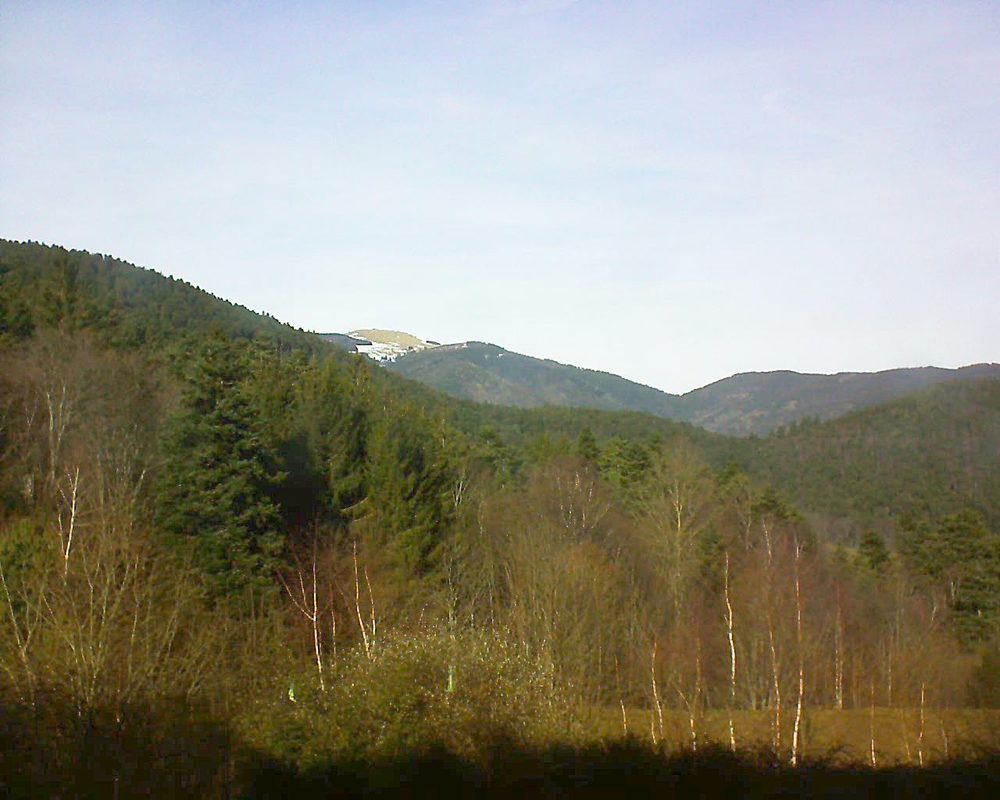 Le petit ballon vu depuis le Domaine Langmatt à Murbach le 24.01.2018 à 13:30 Le petit ballon (Alsace, Vosges) le 24.01.2018 à 13:30