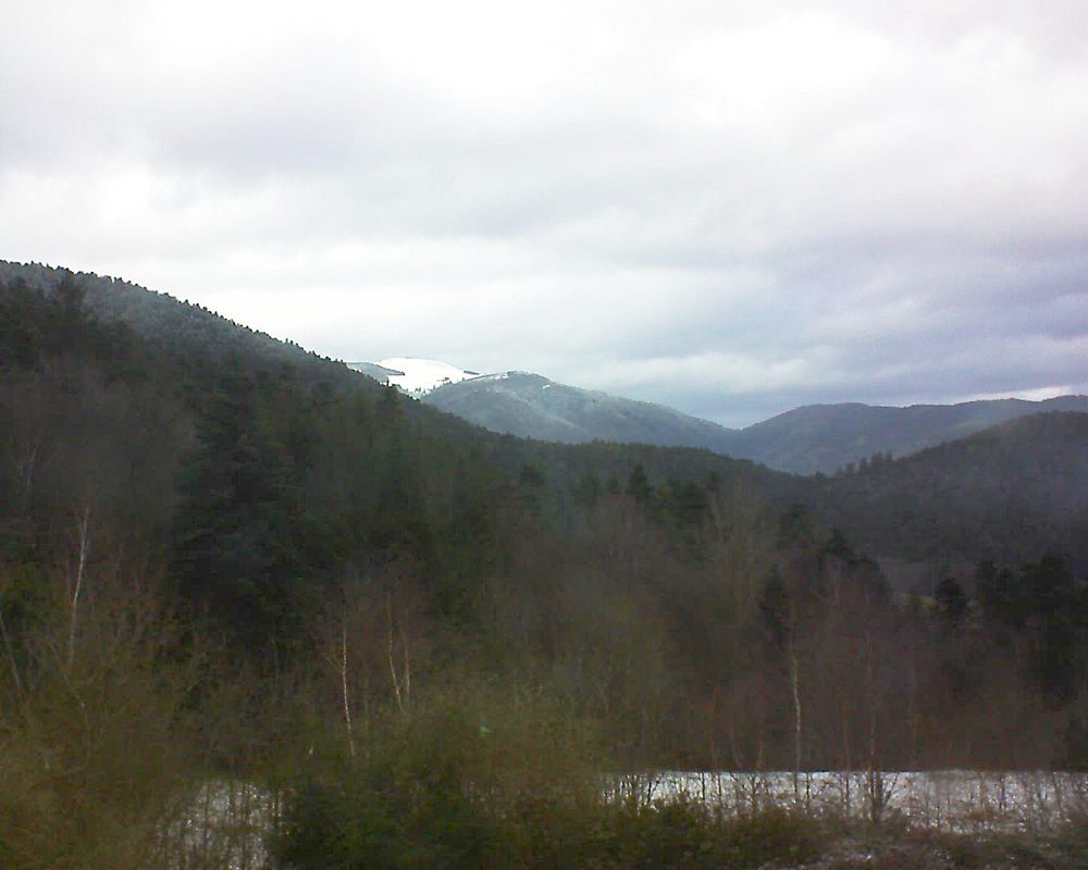 Le petit ballon vu depuis le Domaine Langmatt à Murbach le 01.02.2018 à 14:45 Le petit ballon (Alsace, Vosges) le 01.02.2018 à 14:45