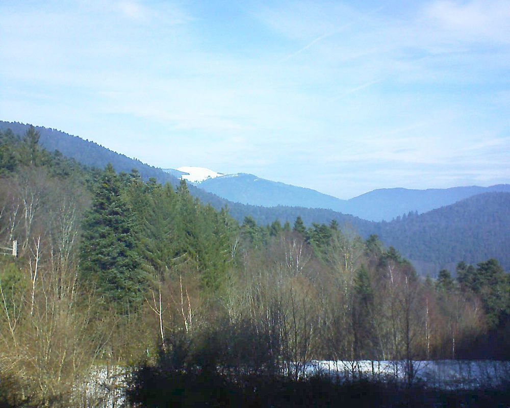 Le petit ballon vu depuis le Domaine Langmatt à Murbach le 06.02.2018 à 11:45 Le petit ballon (Alsace, Vosges) le 06.02.2018 à 11:45