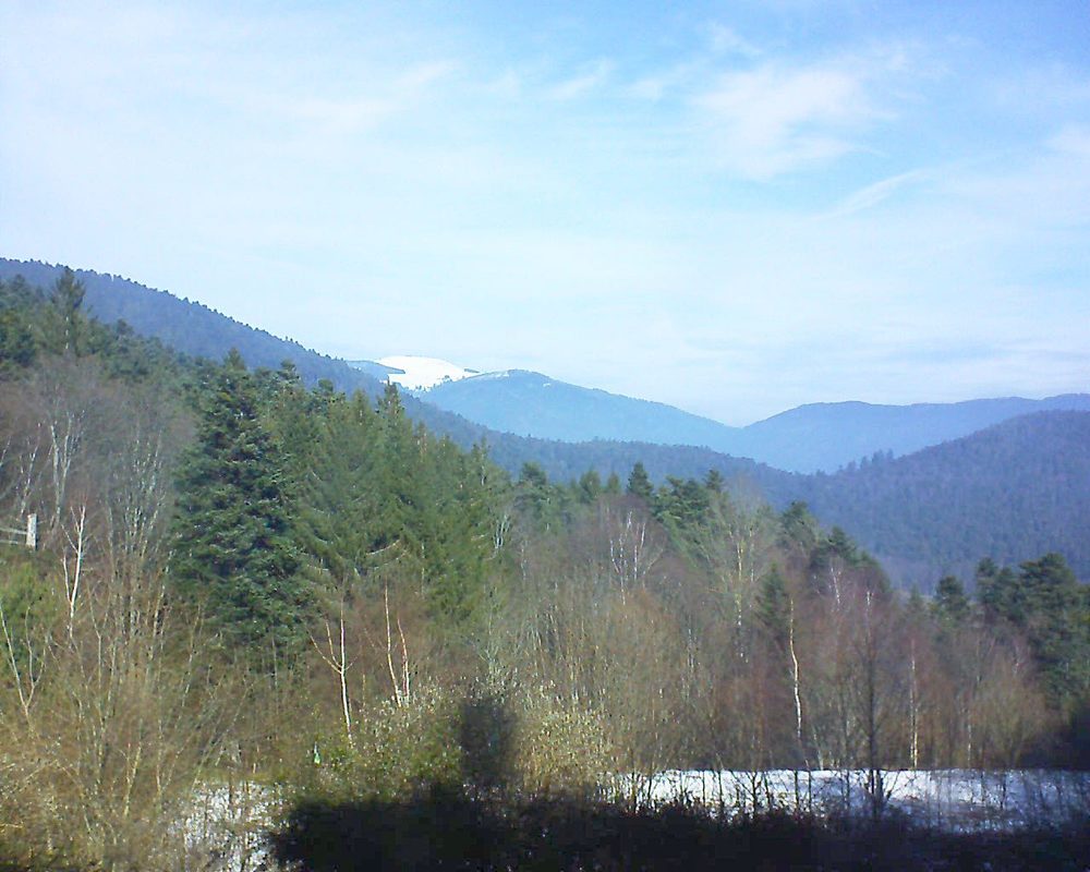 Le petit ballon vu depuis le Domaine Langmatt à Murbach le 06.02.2018 à 12:00 Le petit ballon (Alsace, Vosges) le 06.02.2018 à 12:00