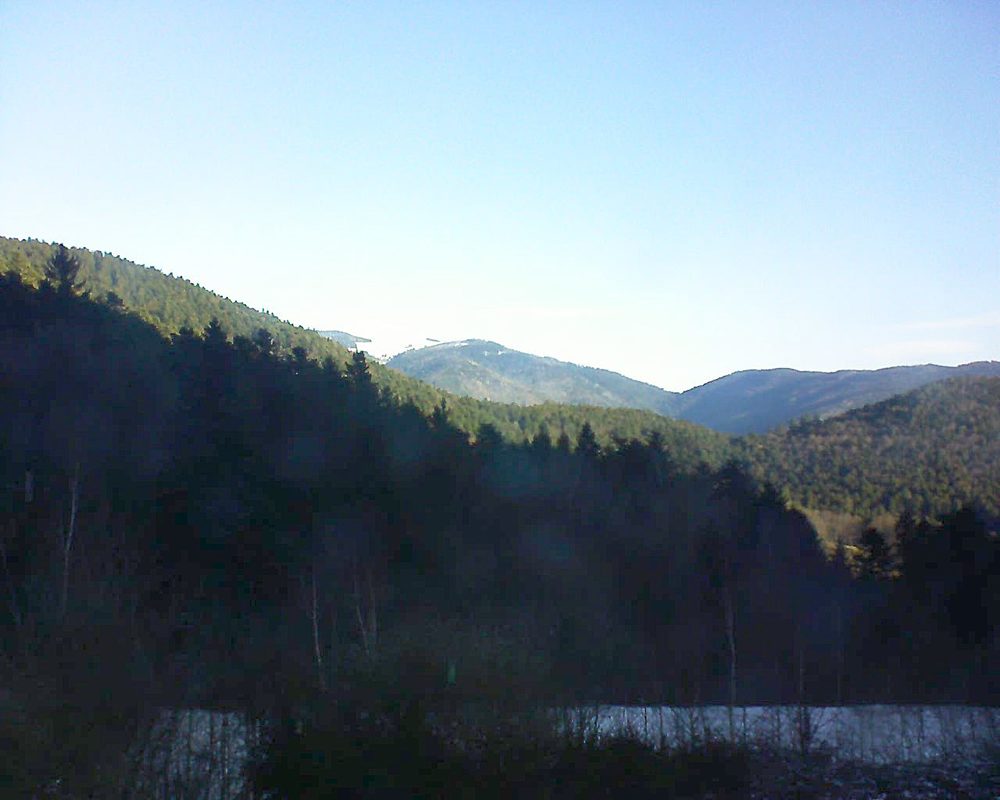 Le petit ballon vu depuis le Domaine Langmatt à Murbach le 13.02.2018 à 09:15 Le petit ballon (Alsace, Vosges) le 13.02.2018 à 09:15