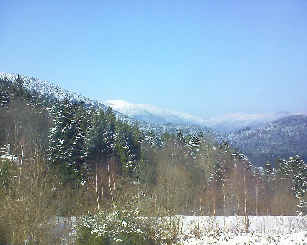 Le petit ballon vu depuis le Domaine Langmatt à Murbach le 24.02.2018 à 14:15 Le petit ballon (Alsace, Vosges) le 24.02.2018 à 14:15