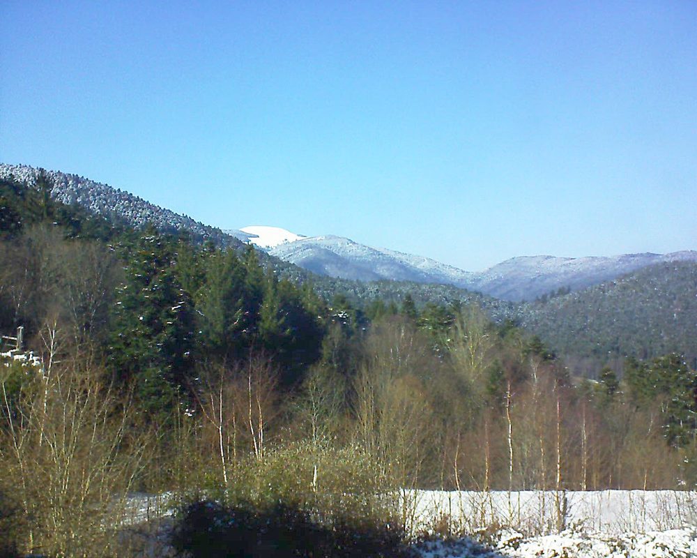 Le petit ballon vu depuis le Domaine Langmatt à Murbach le 25.02.2018 à 15:00 Le petit ballon (Alsace, Vosges) le 25.02.2018 à 15:00
