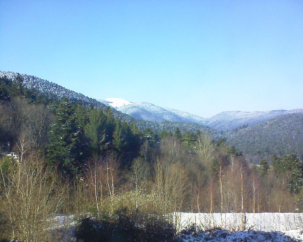 Le petit ballon vu depuis le Domaine Langmatt à Murbach le 25.02.2018 à 15:15 Le petit ballon (Alsace, Vosges) le 25.02.2018 à 15:15