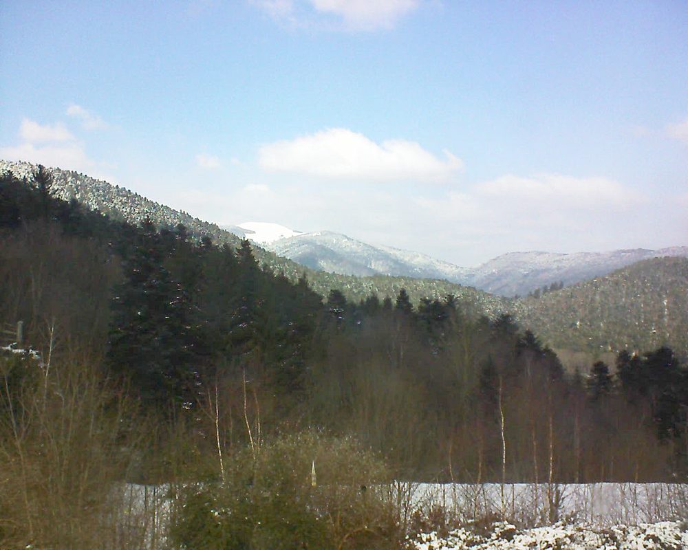 Le petit ballon vu depuis le Domaine Langmatt à Murbach le 26.02.2018 à 13:15 Le petit ballon (Alsace, Vosges) le 26.02.2018 à 13:15