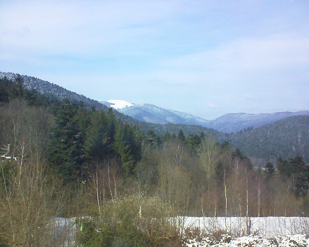 Le petit ballon vu depuis le Domaine Langmatt à Murbach le 27.02.2018 à 14:15 Le petit ballon (Alsace, Vosges) le 27.02.2018 à 14:15