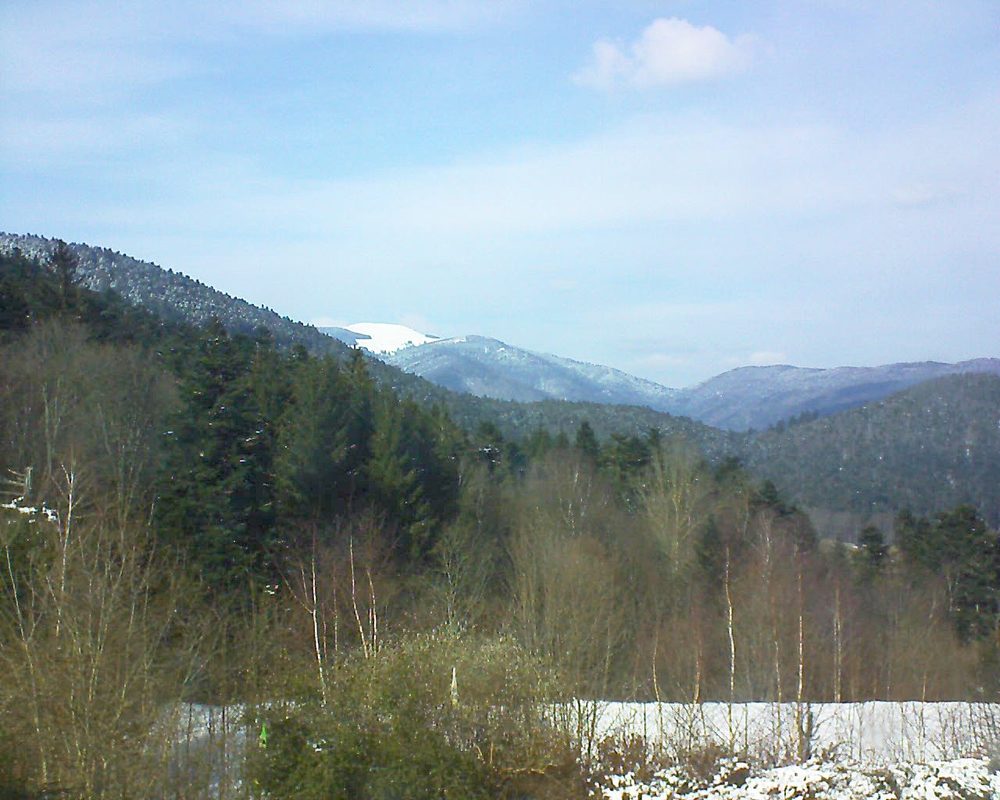 Le petit ballon vu depuis le Domaine Langmatt à Murbach le 27.02.2018 à 14:30 Le petit ballon (Alsace, Vosges) le 27.02.2018 à 14:30