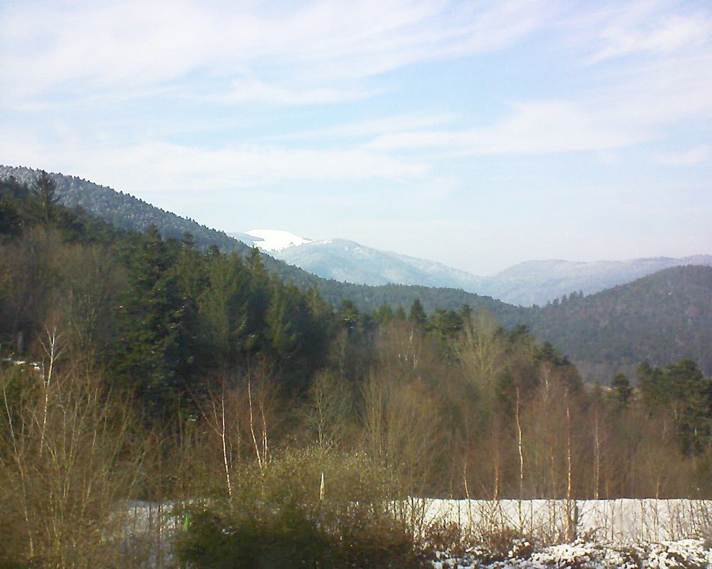 Le petit ballon vu depuis le Domaine Langmatt à Murbach le 28.02.2018 à 15:15 Le petit ballon (Alsace, Vosges) le 28.02.2018 à 15:15