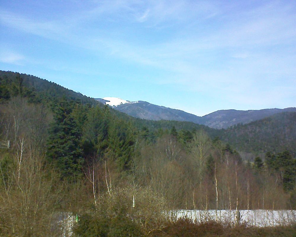 Le petit ballon vu depuis le Domaine Langmatt à Murbach le 05.03.2018 à 13:30 Le petit ballon (Alsace, Vosges) le 05.03.2018 à 13:30