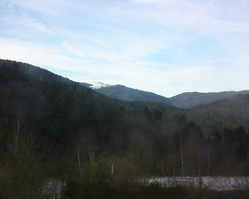 Le petit ballon vu depuis le Domaine Langmatt à Murbach le 05.03.2018 à 16:45 Le petit ballon (Alsace, Vosges) le 05.03.2018 à 16:45