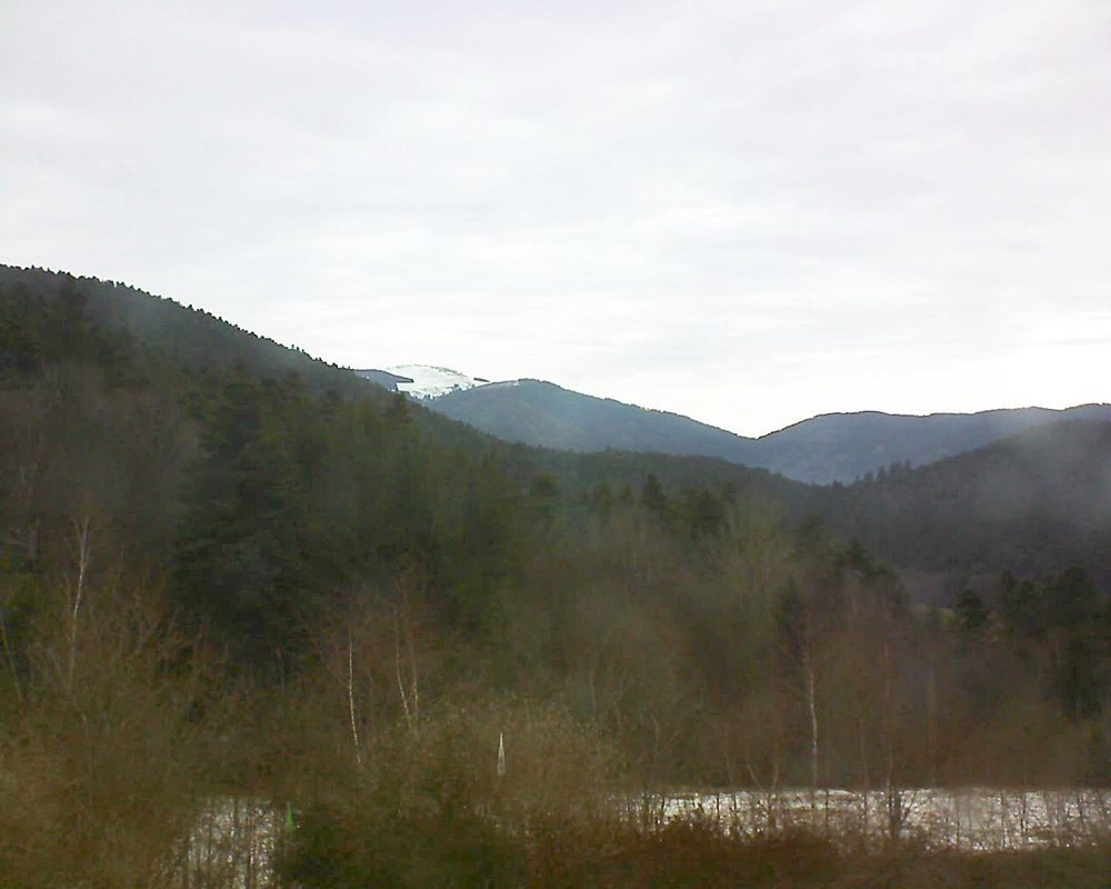 Le petit ballon vu depuis le Domaine Langmatt à Murbach le 06.03.2018 à 09:30 Le petit ballon (Alsace, Vosges) le 06.03.2018 à 09:30