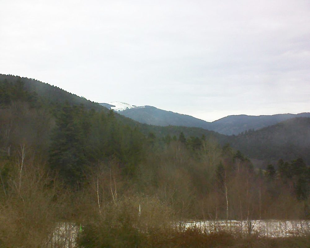 Le petit ballon vu depuis le Domaine Langmatt à Murbach le 06.03.2018 à 10:15 Le petit ballon (Alsace, Vosges) le 06.03.2018 à 10:15