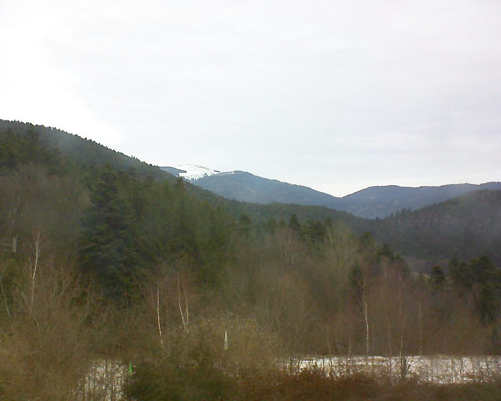 Le petit ballon vu depuis le Domaine Langmatt à Murbach le 06.03.2018 à 10:30 Le petit ballon (Alsace, Vosges) le 06.03.2018 à 10:30