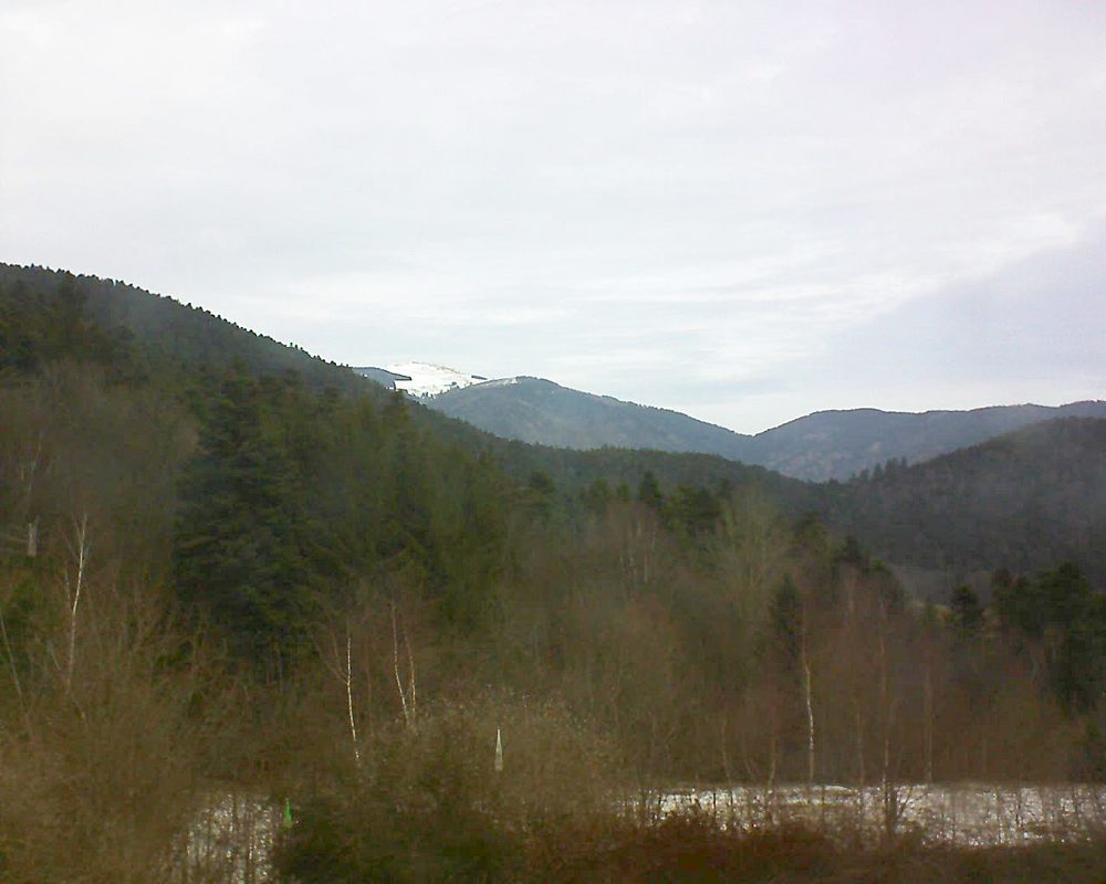 Le petit ballon vu depuis le Domaine Langmatt à Murbach le 06.03.2018 à 11:00 Le petit ballon (Alsace, Vosges) le 06.03.2018 à 11:00
