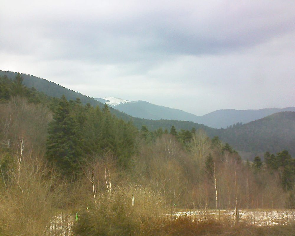 Le petit ballon vu depuis le Domaine Langmatt à Murbach le 06.03.2018 à 13:30 Le petit ballon (Alsace, Vosges) le 06.03.2018 à 13:30