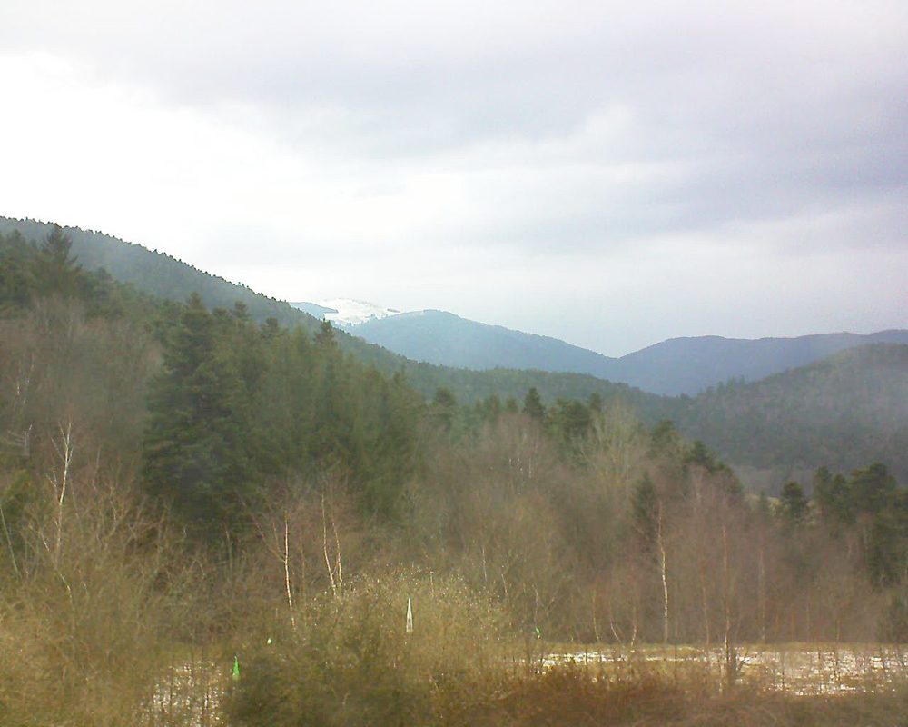 Le petit ballon vu depuis le Domaine Langmatt à Murbach le 06.03.2018 à 14:45 Le petit ballon (Alsace, Vosges) le 06.03.2018 à 14:45
