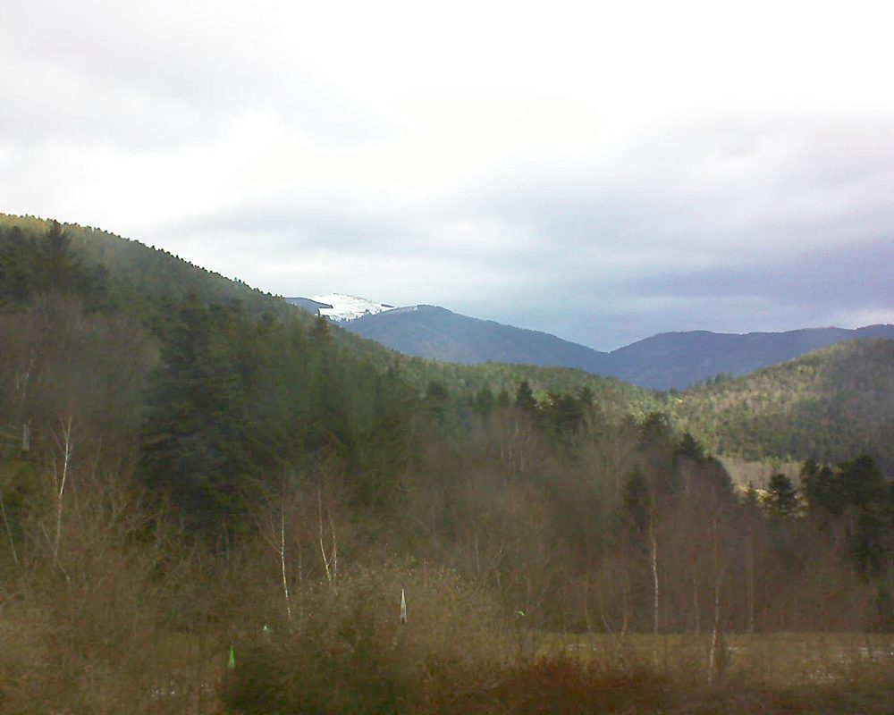 Le petit ballon vu depuis le Domaine Langmatt à Murbach le 07.03.2018 à 10:45 Le petit ballon (Alsace, Vosges) le 07.03.2018 à 10:45