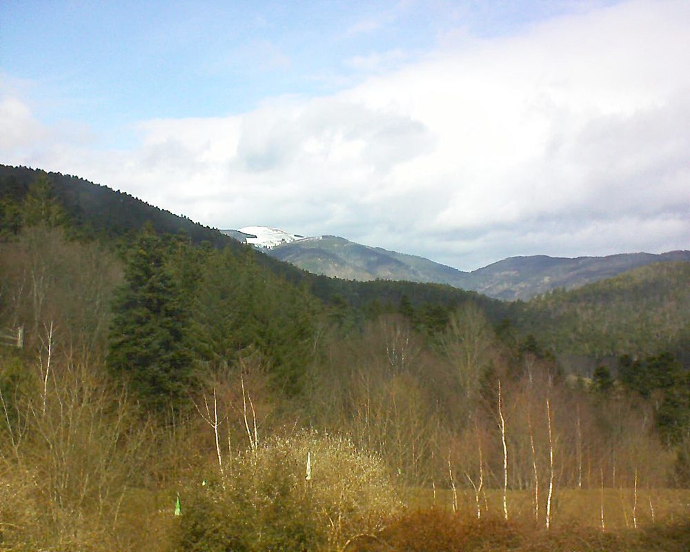 Le petit ballon vu depuis le Domaine Langmatt à Murbach le 07.03.2018 à 12:30 Le petit ballon (Alsace, Vosges) le 07.03.2018 à 12:30