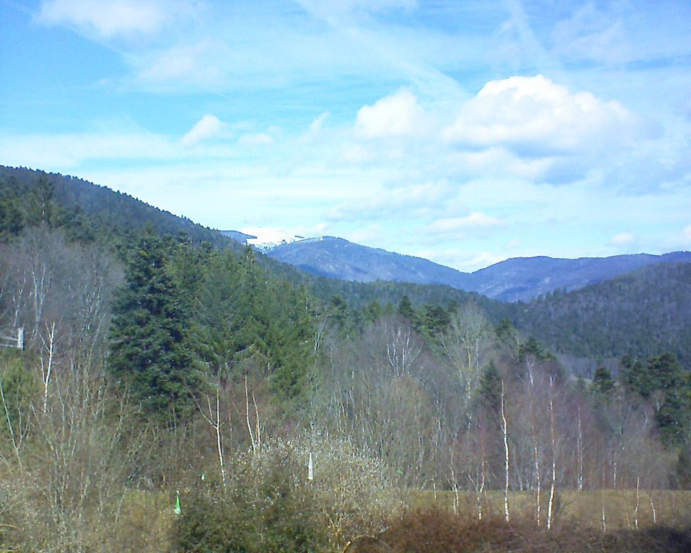 Le petit ballon vu depuis le Domaine Langmatt à Murbach le 08.03.2018 à 12:15 Le petit ballon (Alsace, Vosges) le 08.03.2018 à 12:15