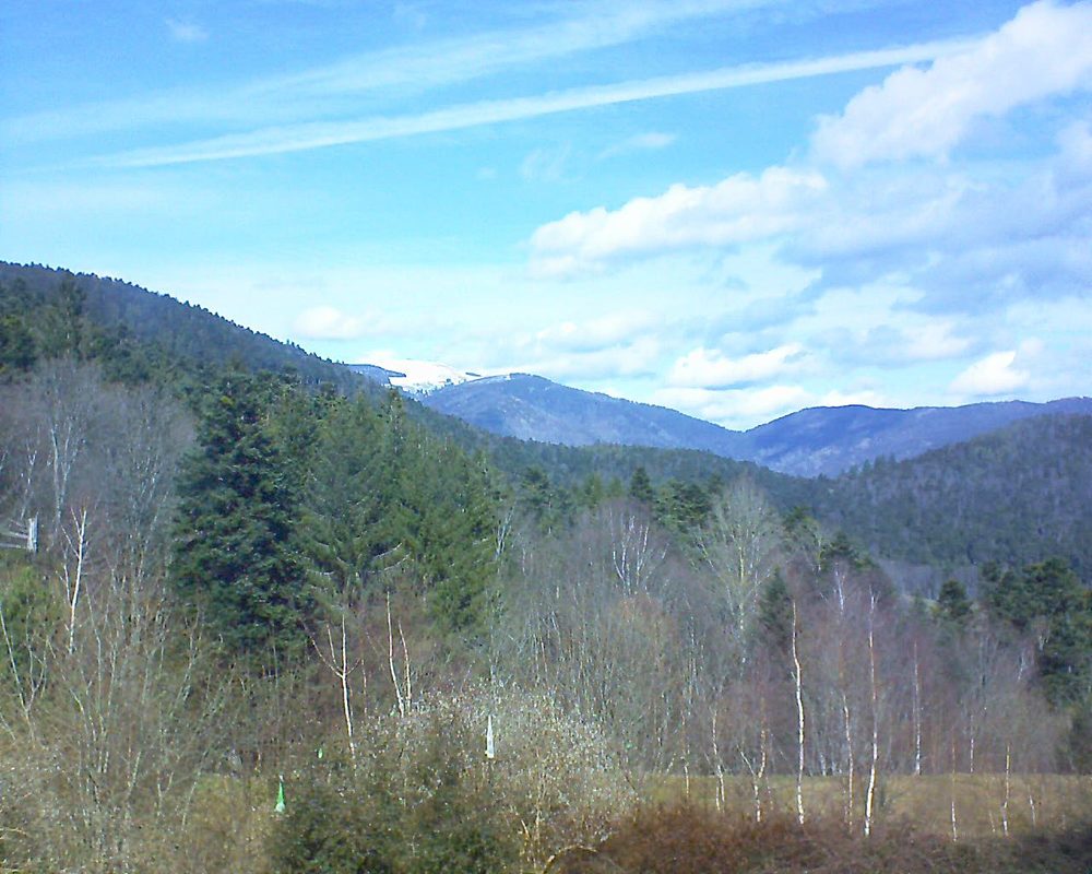 Le petit ballon vu depuis le Domaine Langmatt à Murbach le 08.03.2018 à 12:30 Le petit ballon (Alsace, Vosges) le 08.03.2018 à 12:30
